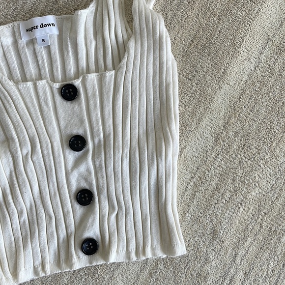 Crop tank , cream color, worn once - Picture 4 of 7